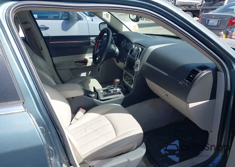 2006 Chrysler 300C из США, поврежденный, VIN 2C3LA63H86H168931